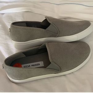 Steve Madden Zarray Slip Ons